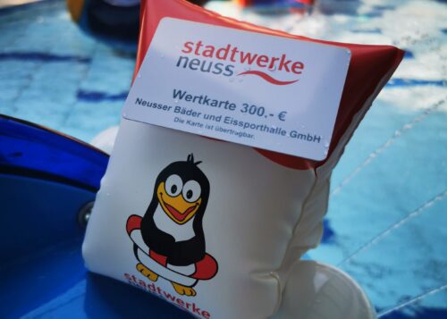 <p>Auf die regulären Eintrittstarife der Neusser Bäder erhalten Sie 20 % Rabatt. Sondertarife und Kurse&nbsp;werden nicht rabattiert. Der entsprechende Betrag wird beim Bezahlen einer Leistung von Ihrer digitalen Geldwertkarte abgebucht. Es besteht die Möglichkeit zu Ihrer Geldwertkarte zusätzlich Partner/Kinder-Geldwertkarten anzulegen.</p>